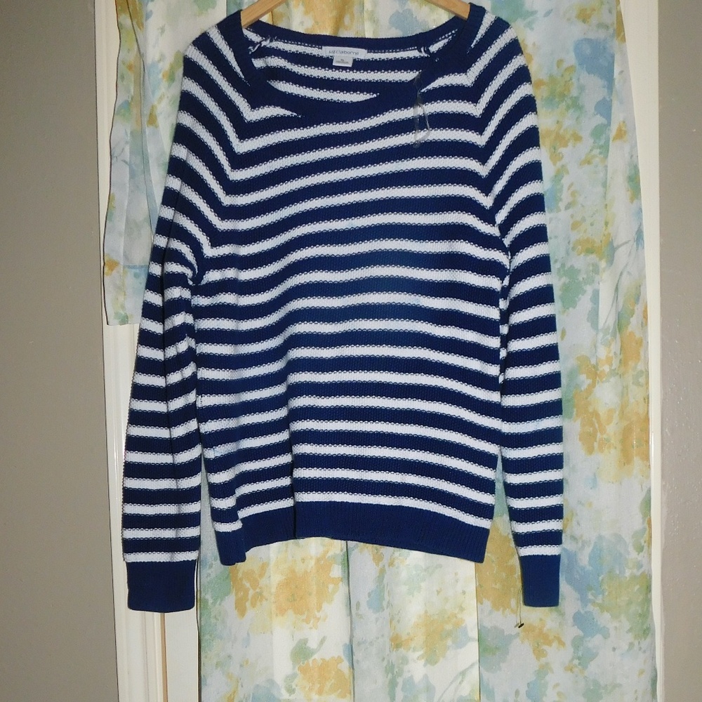 Liz Claiborne Sweatshirt